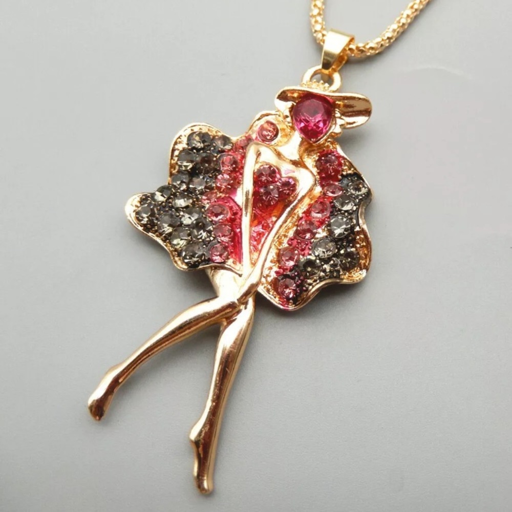 NWT MARILYN MONROE FIGURE NECKLACE